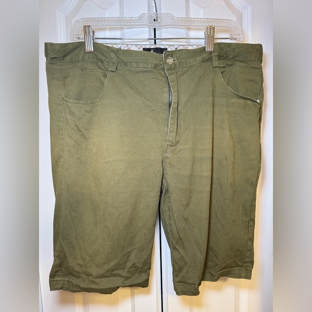 Moncler - Stylish Office Wear Luxurious Business Casual Men's Olive Green Shorts